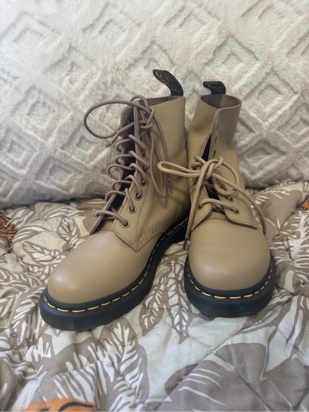 Dr. Martins 1460 Pascal Virginia Leather Lace Up Boots in Tan - Picture 4 of 7